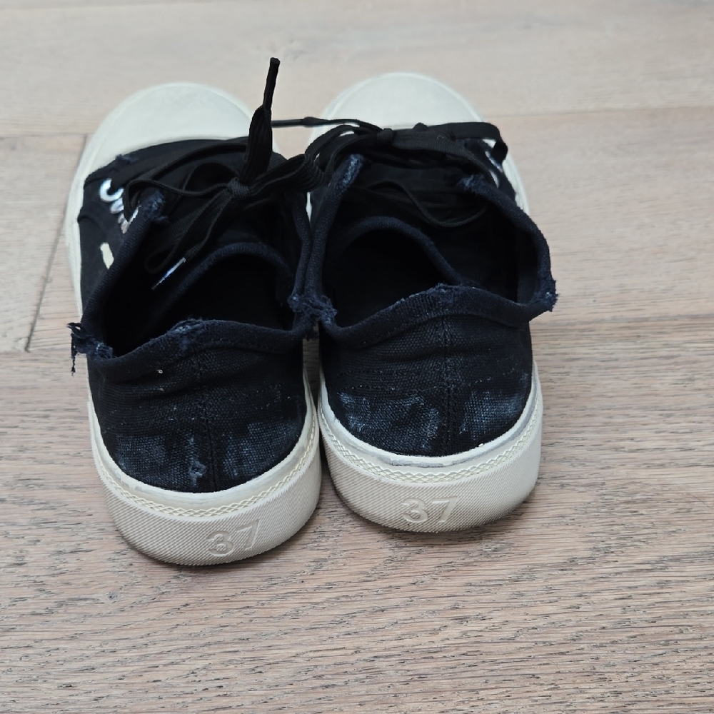 Women's Black and Cream Sneakers - Picture 3 of 5